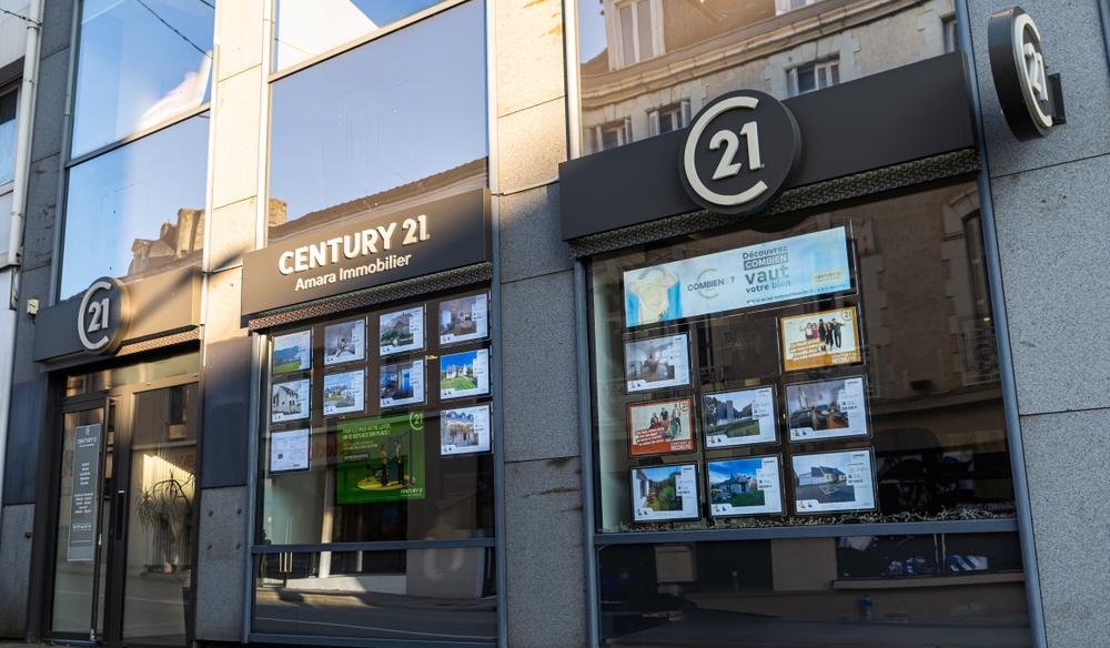 l'équipe de l'agence Amara Immobilier
