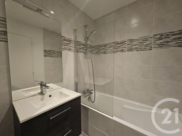 Appartement Studio à louer - 1 pièce - 31.0 m2 - VANNES - 56 - BRETAGNE - Century 21 Amara Immobilier